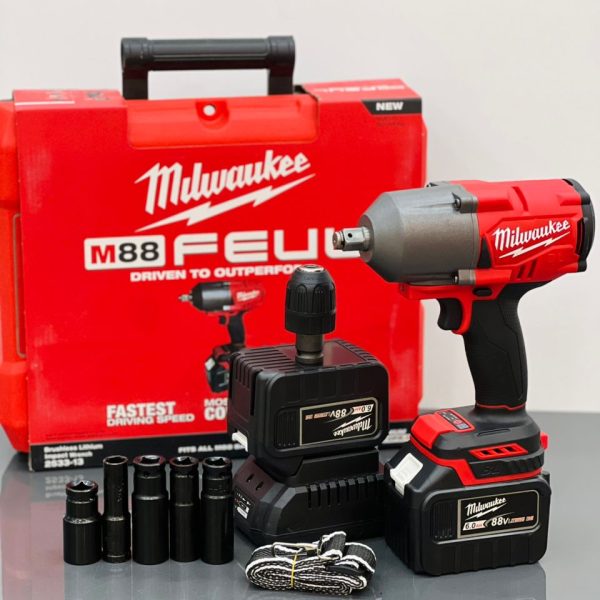 بکس شارژی میلواکی مدل Impact Wrench قدرت ۱۲۰۰ نیوتون