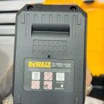 دریل شارژی صنعتی دیوالت 48ولت مدل 48v 3.0ah - Image 3