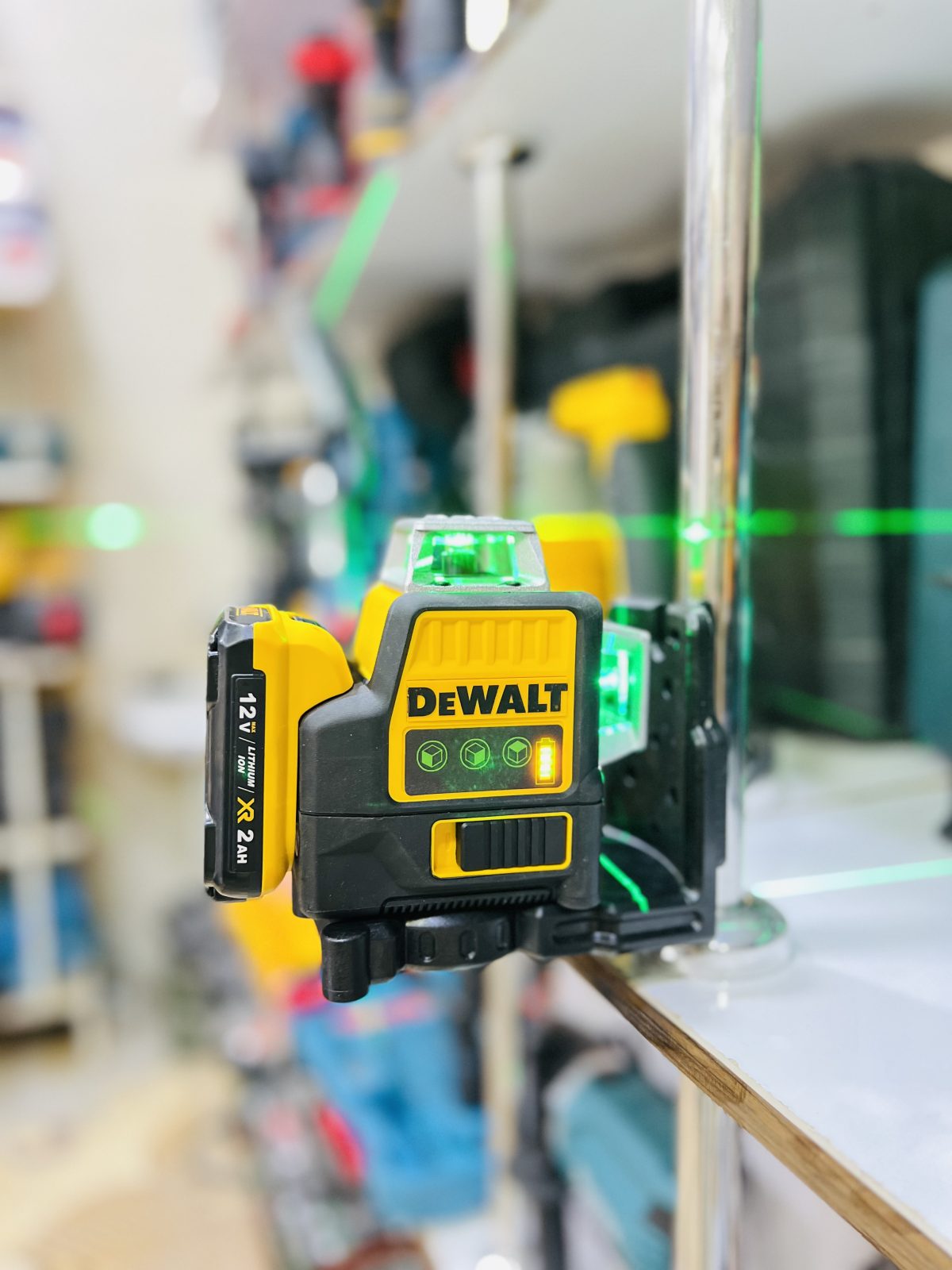 تراز لیزری 3بعدی دیوالت مدل12v - Image 3